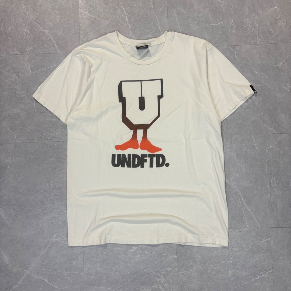 Undefeated Mens Graphic T-Shirt Off White Cream Short Sleeve Large UNDFTD
